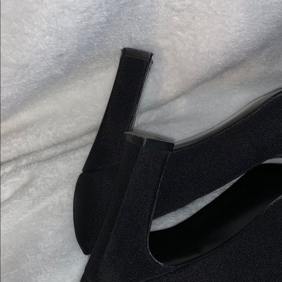 Stuart Weitzman Black Satin Heels w/Beadwork- NICE - Picture 11 of 12